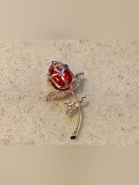 Red Rose Crystal Stem Brooch - Elegant Women's Jewelry